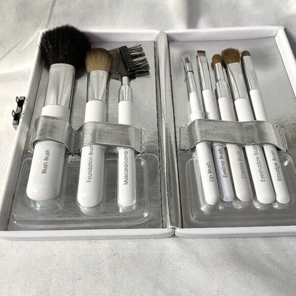 Sonia Kashuk deluxe Makeup Brush Set w/ White Travel Case NWOT - Picture 1 of 6